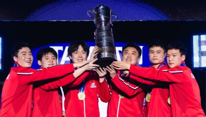 KOK体育app下载-10胜0负夺冠+MVP！国乒26岁第一巨头吃蛋糕庆生：王皓打造新真核