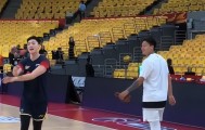 KOK体育官方入口-胡明轩顶伤赵睿！周琦10+5，徐杰崔永熙0分，广东落后北京首钢5分